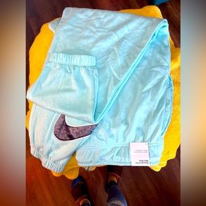 Nike Women’s Sportswear Femme Easy Fleece Joggers 1X